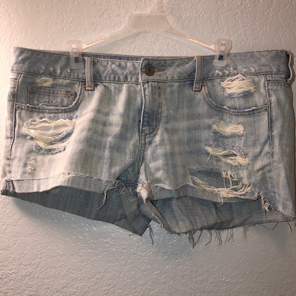 American eagle distressed shorts